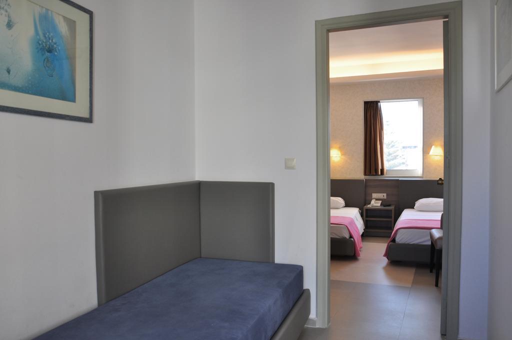 לרפטרה Astron Hotel מראה חיצוני תמונה