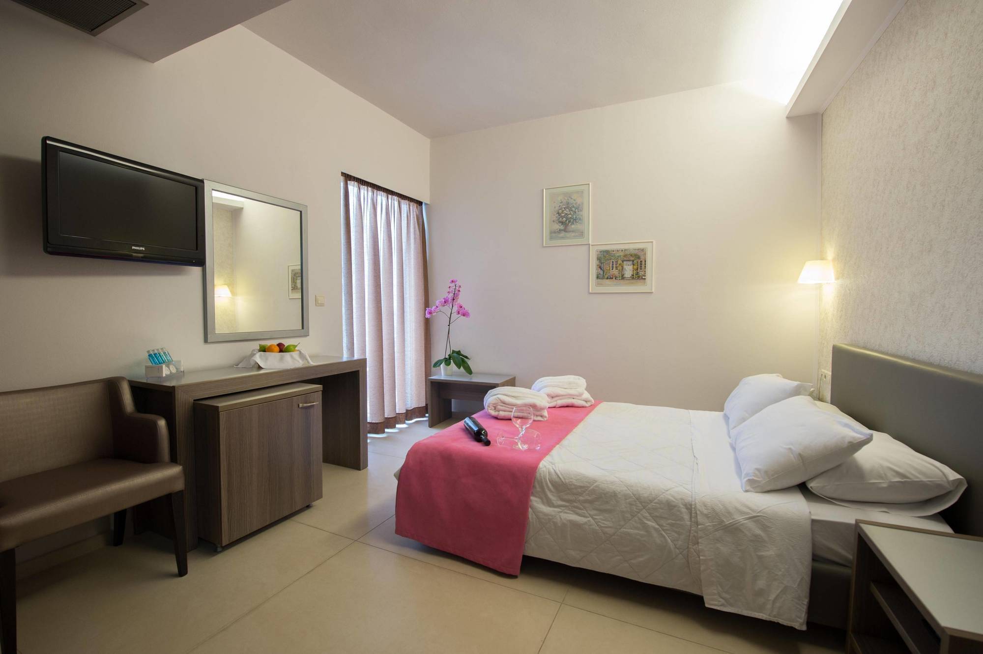 לרפטרה Astron Hotel מראה חיצוני תמונה