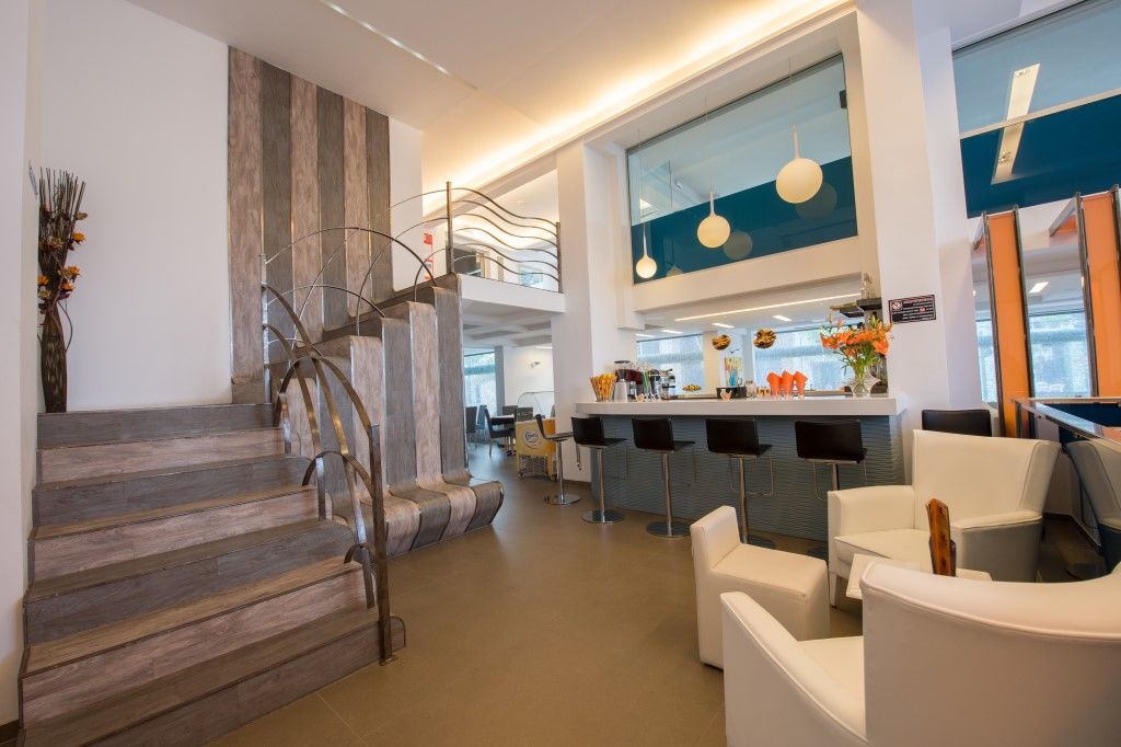 לרפטרה Astron Hotel מראה חיצוני תמונה
