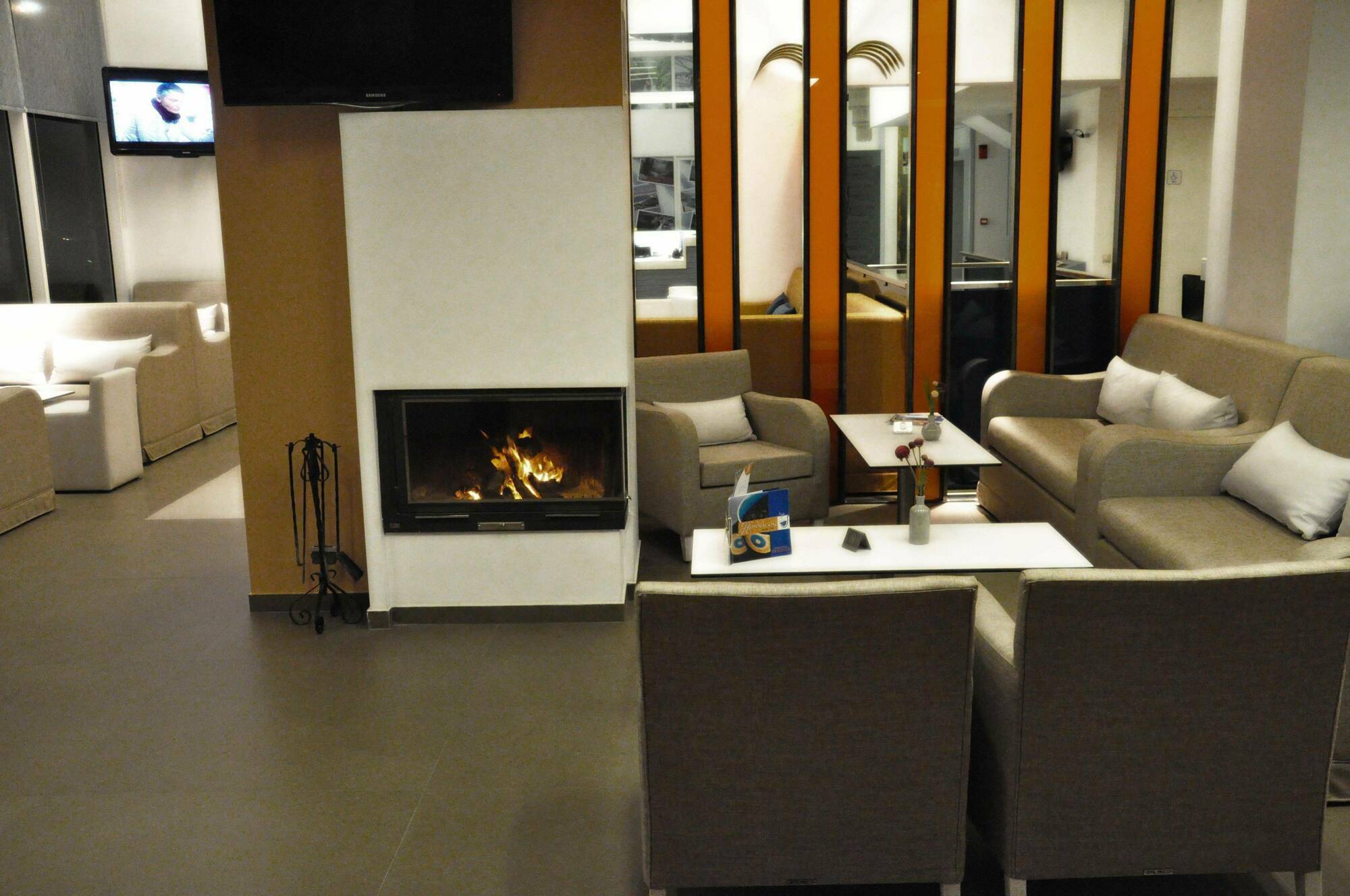 לרפטרה Astron Hotel מראה חיצוני תמונה